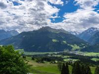 Paß Thurn Ausblick auf Hollersbach im Pinzgau mit Hohen Tauern